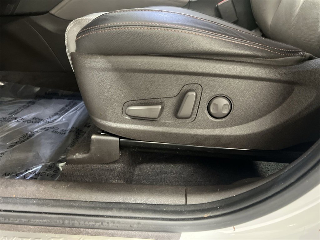 Used 2019 Hyundai Santa Fe Limited image 8