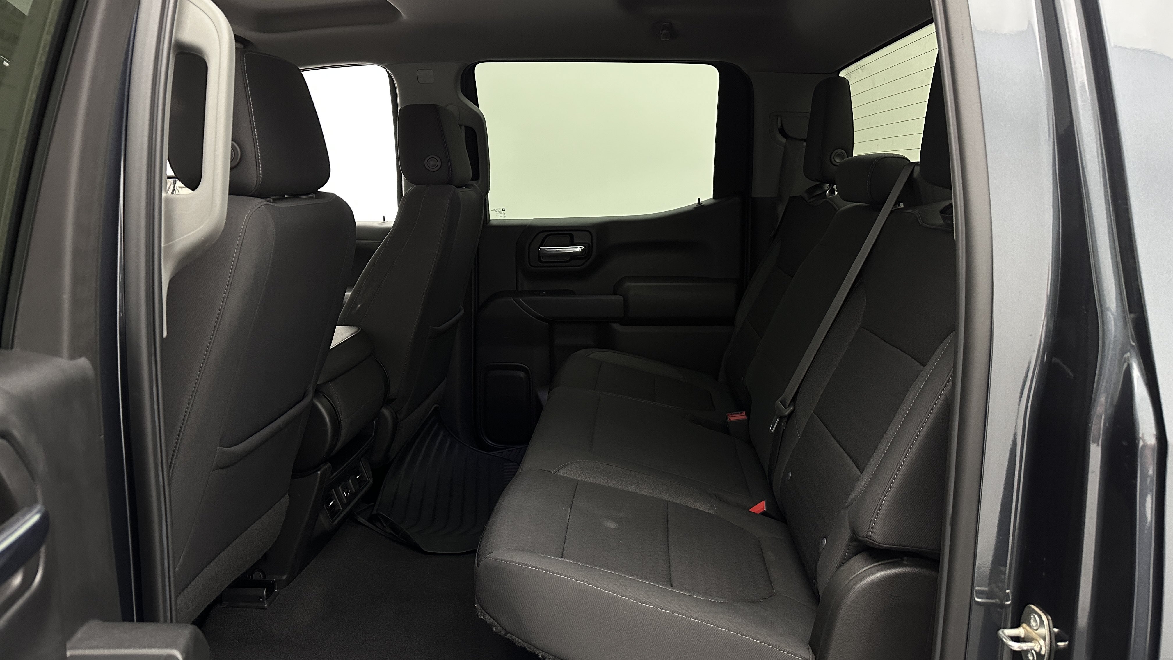 Used 2022 Chevrolet Silverado 1500 LT AWD/4WD image 22