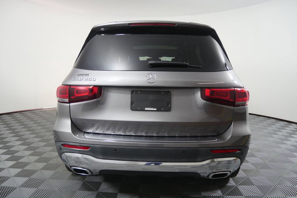 Used 2023 Mercedes-Benz GLB 250 w/ Premium Package image 4