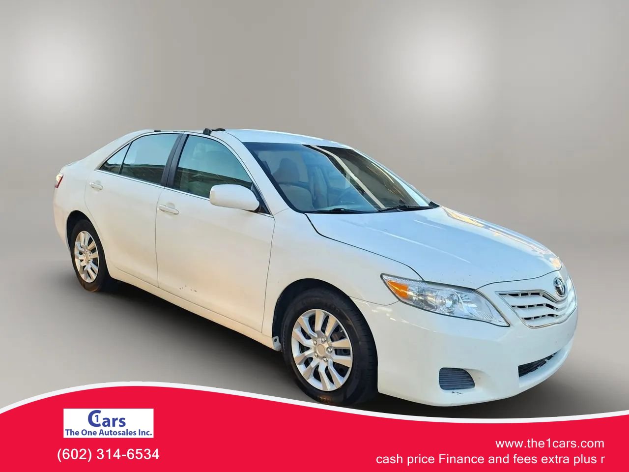 Used 2011 Toyota Camry LE FWD image 1