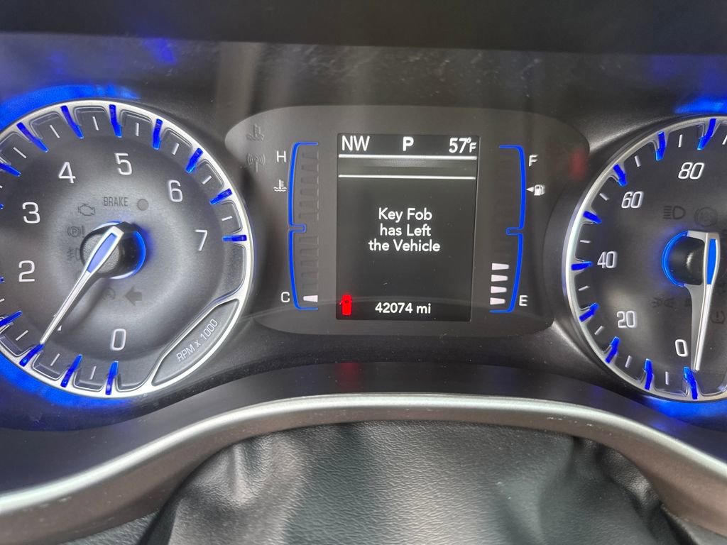 Used 2023 Chrysler Voyager LX image 11