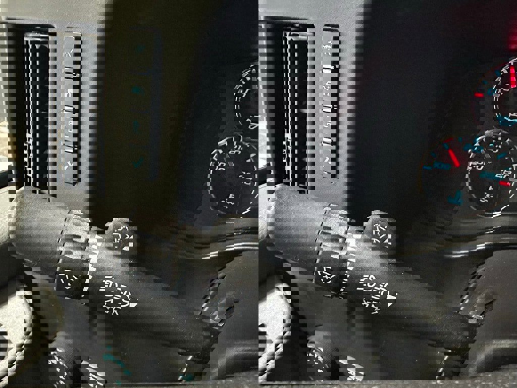 Used 2022 Chevrolet Express 3500 w/ Power Convenience Package image 22