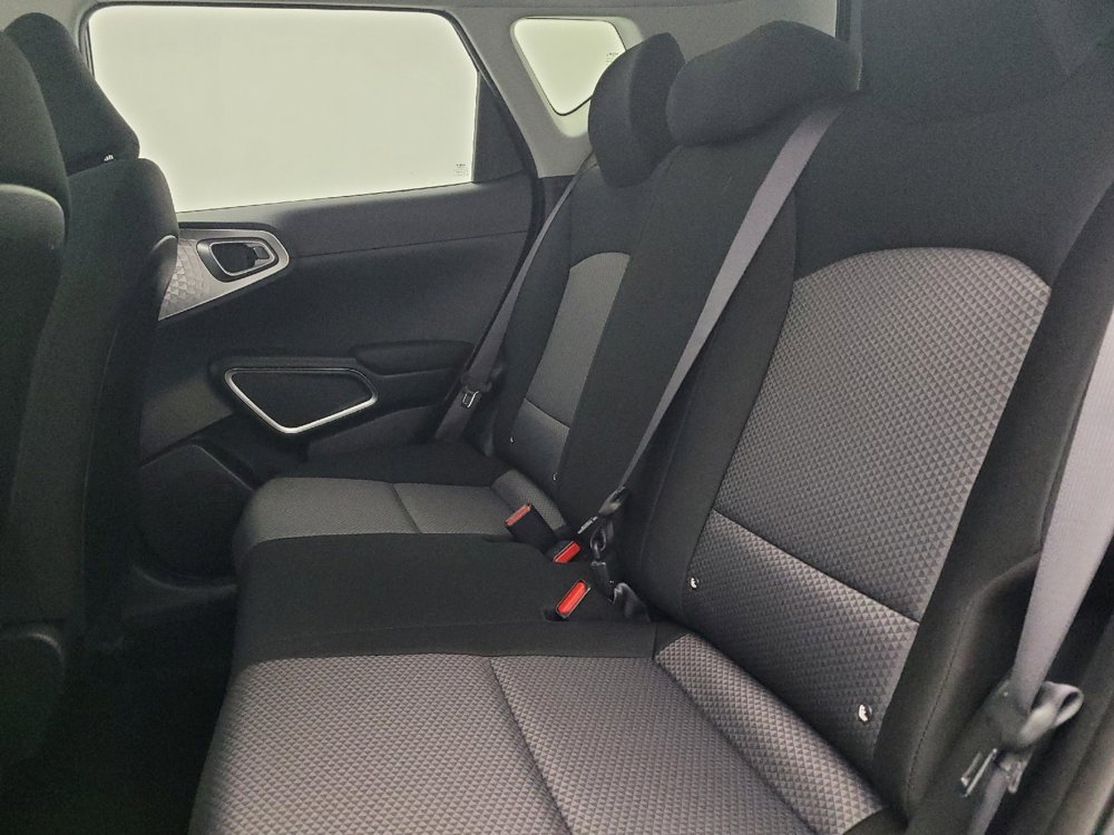 Used 2025 Kia Soul LX w/ LX Technology Package image 18