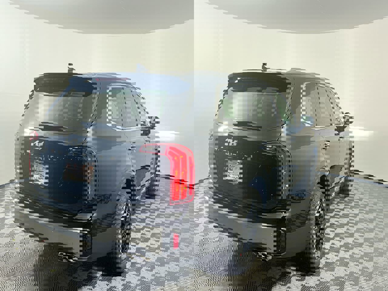 Used 2025 Kia Telluride S image 3