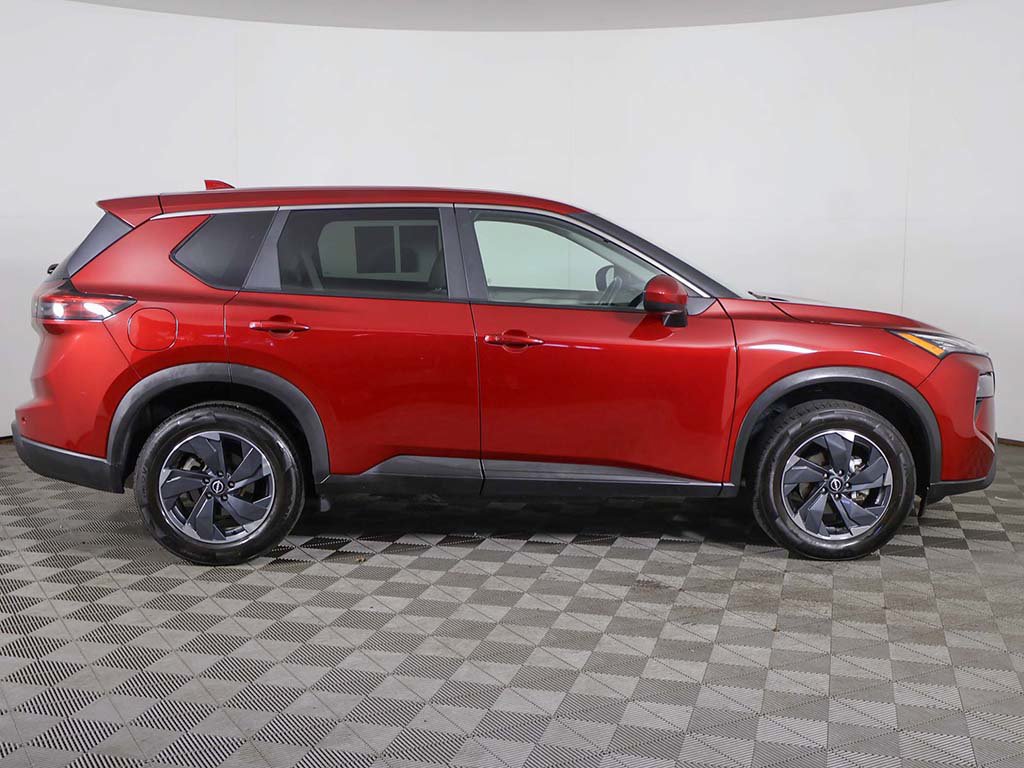 Used 2025 Nissan Rogue SV AWD/4WD image 16