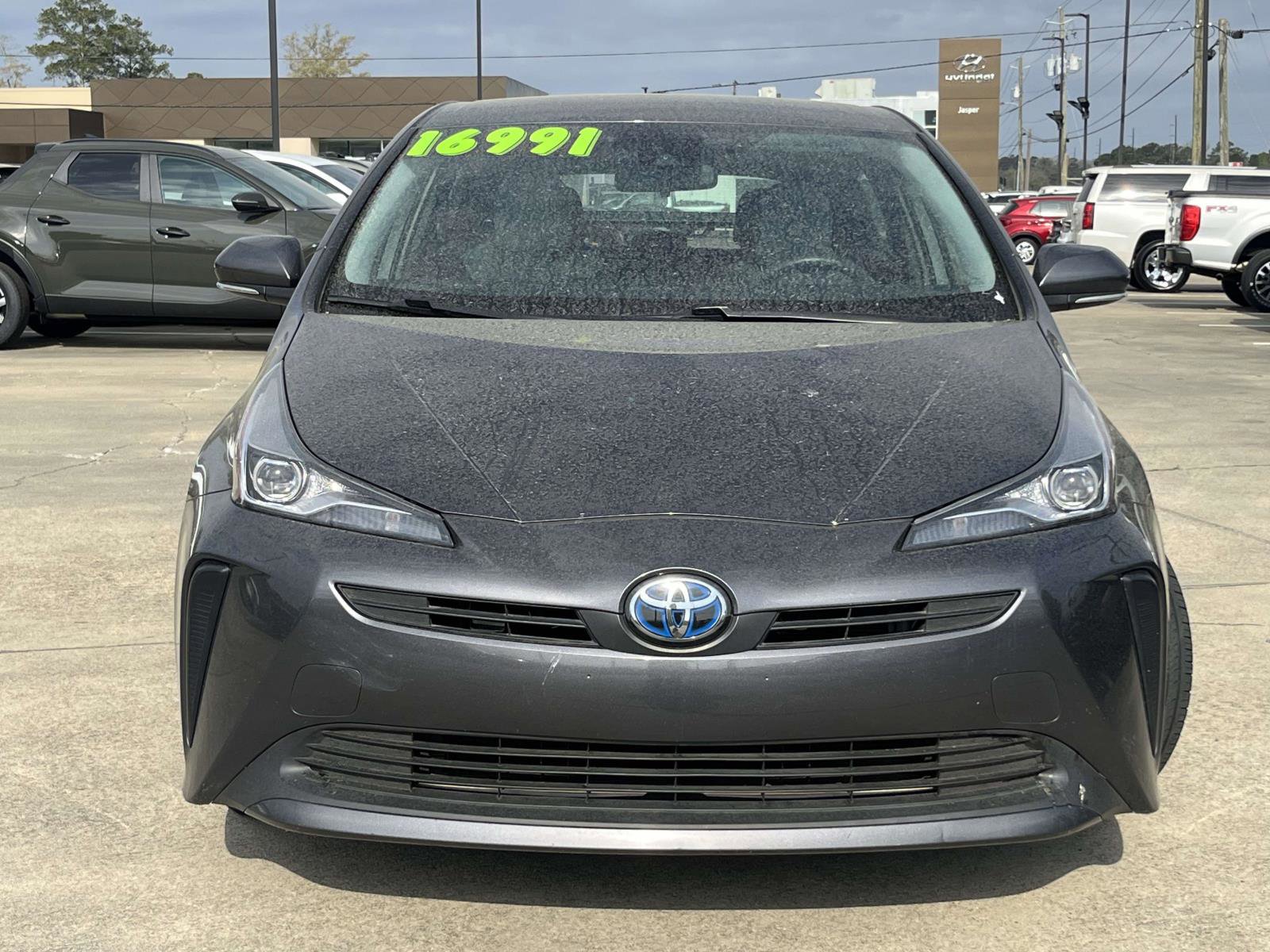 Used 2020 Toyota Prius L Eco FWD image 2