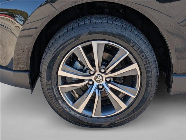 Certified 2022 Toyota Venza LE image 21