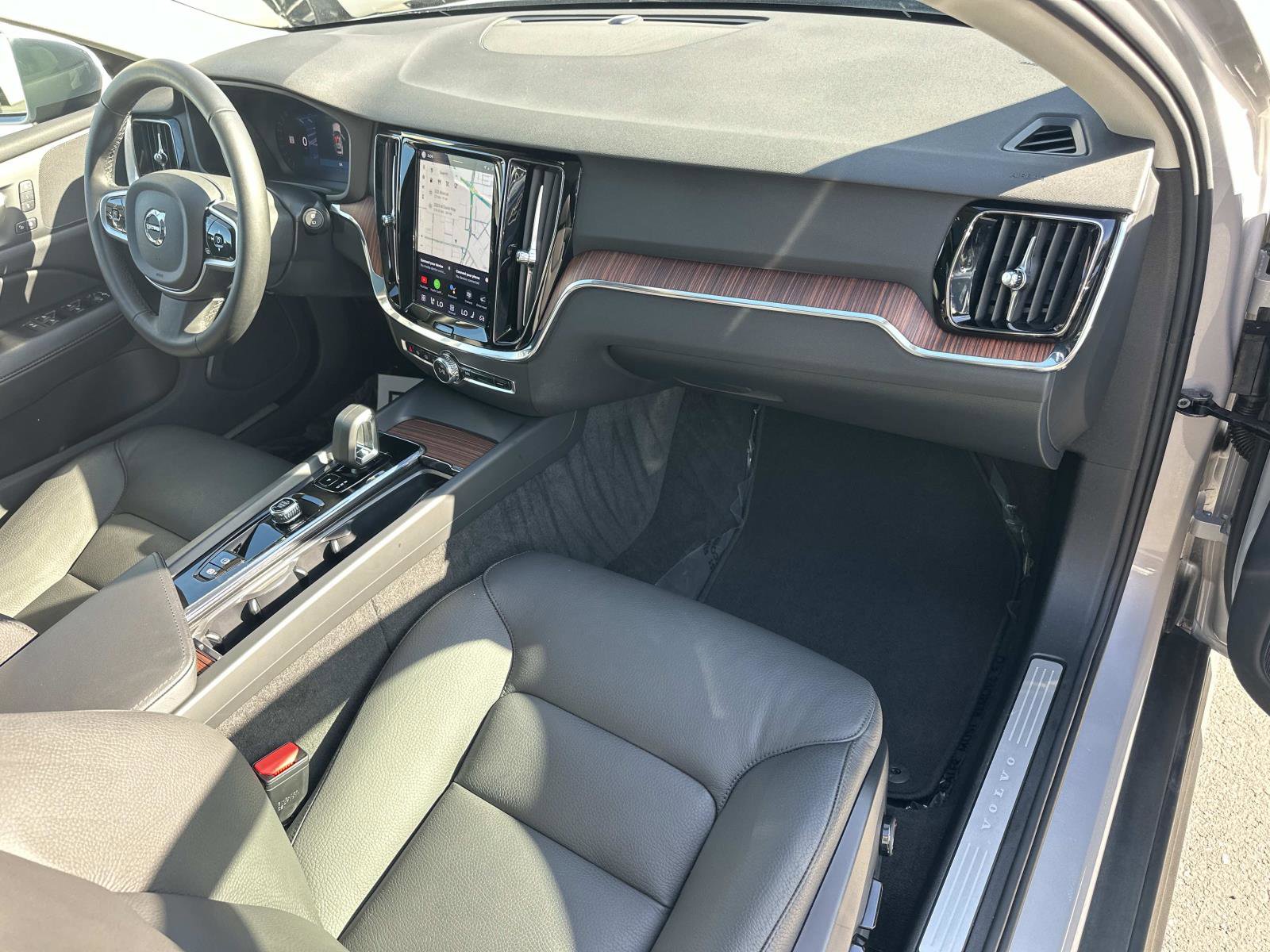 Certified 2025 Volvo V60 B5 Cross Country Plus image 26