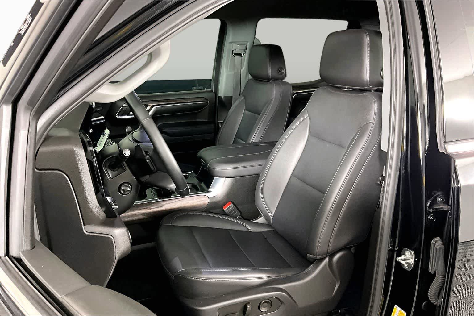 Certified 2023 Chevrolet Silverado 1500 LTZ w/ Technology Package AWD/4WD image 8