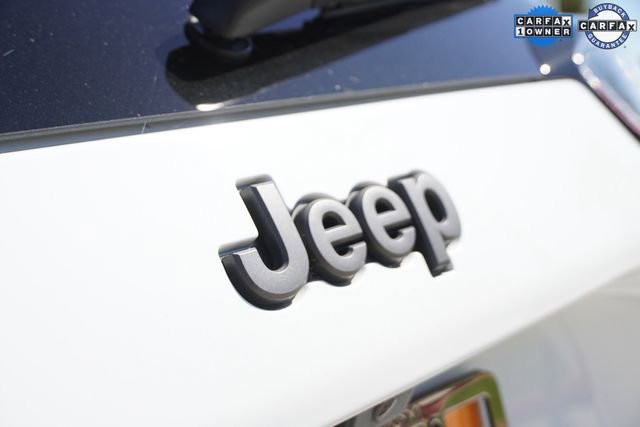Used 2022 Jeep Cherokee Trailhawk image 12