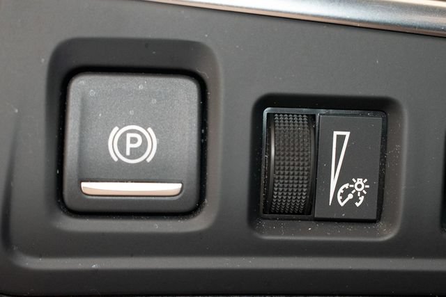 Used 2021 Cadillac XT5 Luxury w/ LPO, Floor Liner Package AWD/4WD image 33