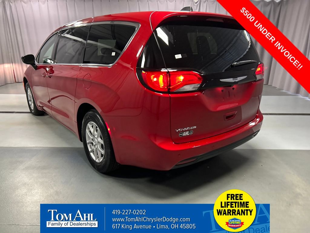 New 2026 Chrysler Voyager LX image 5