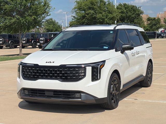 Used 2025 Kia Carnival SX Prestige image 3