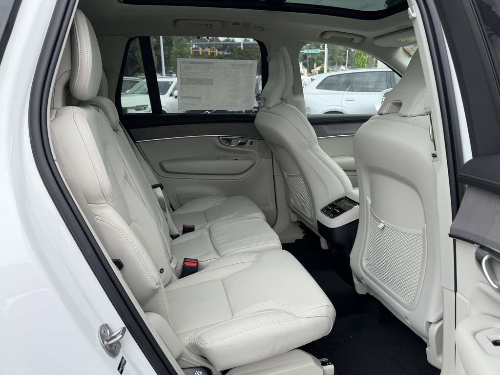 New 2026 Volvo XC90 B6 Ultra w/ Protection Package Premier AWD/4WD image 12