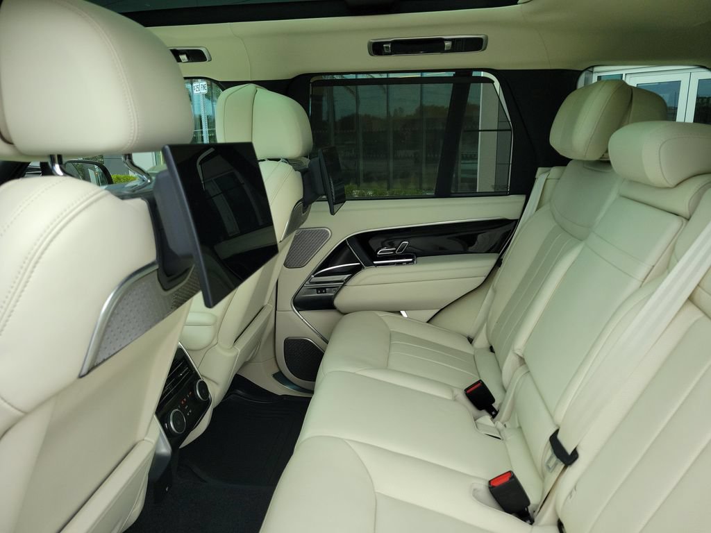 Certified 2025 Land Rover Range Rover Autobiography AWD/4WD image 16