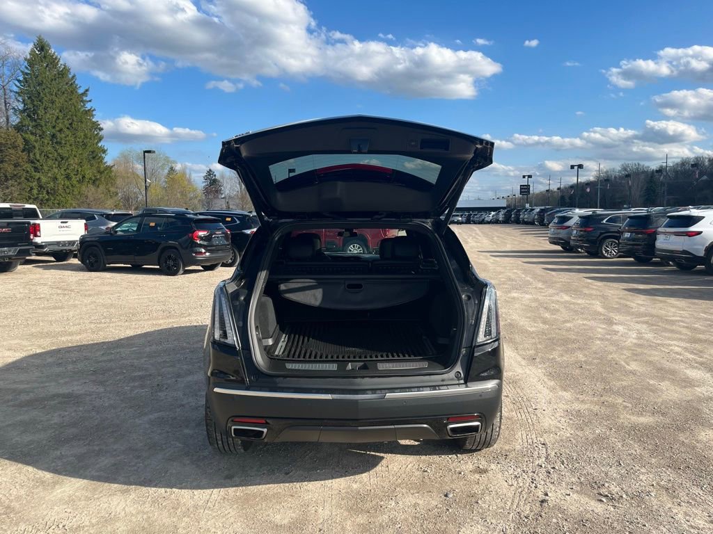 Used 2024 Cadillac XT5 Sportv w/ LPO, Floor Liner Package AWD/4WD image 9