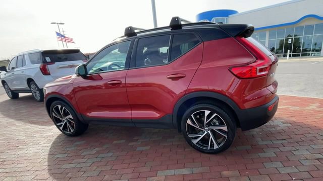 Used 2022 Volvo XC40 T5 R-Design w/ Advanced Package image 7