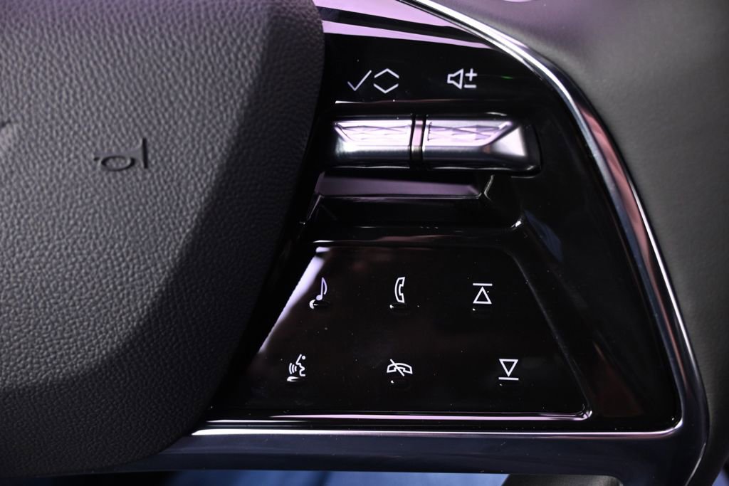 New 2026 Cadillac Vistiq Sport w/ LPO, Floor Liner Package AWD/4WD image 33