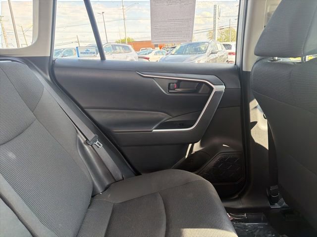 Used 2023 Toyota RAV4 LE AWD/4WD image 29
