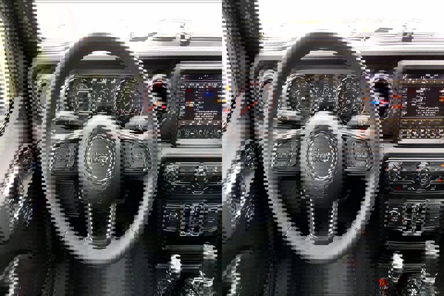 Used 2023 Jeep Gladiator Sport image 6