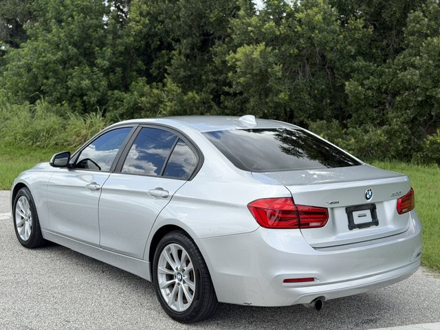 Used 2016 BMW 320i xDrive Sedan AWD/4WD image 3