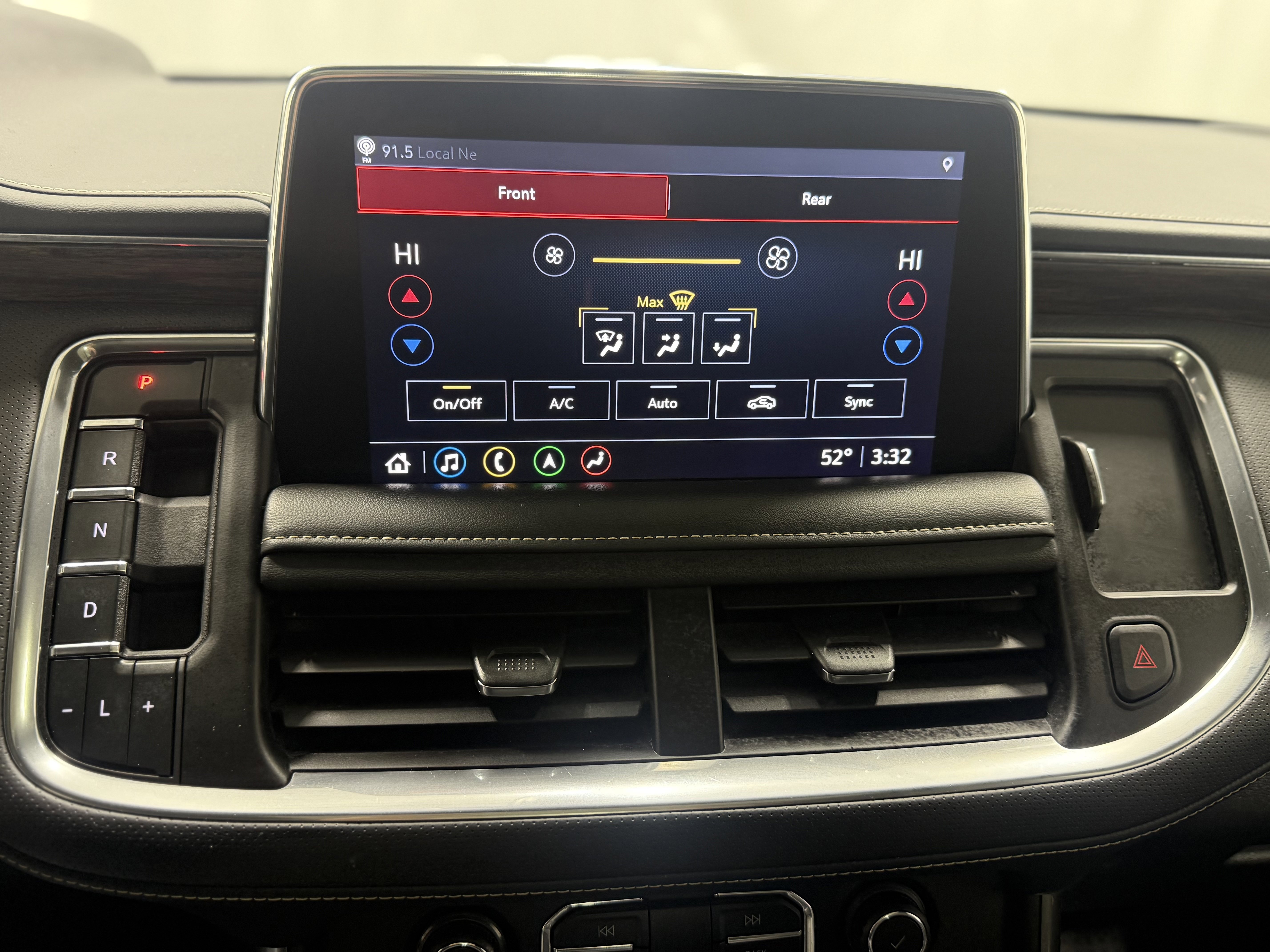 Used 2021 Chevrolet Suburban Premier w/ Premium Package image 21