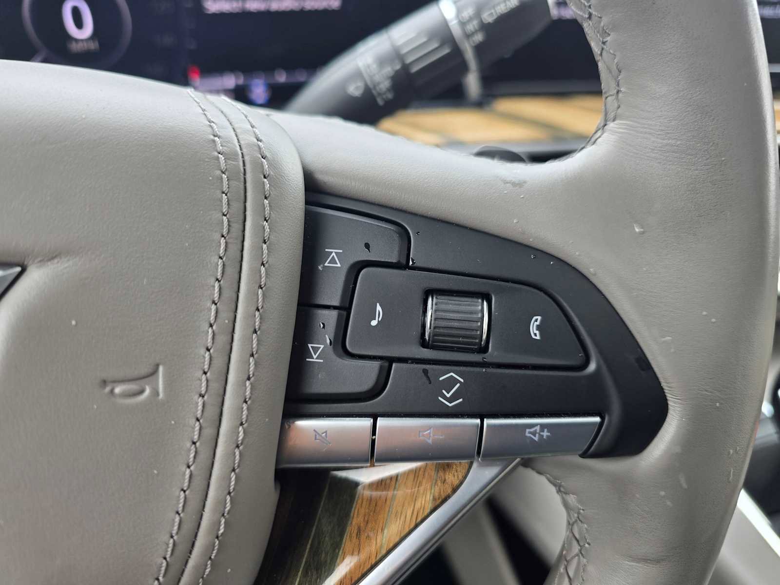 Used 2021 Cadillac Escalade Premium Luxury Platinum image 35