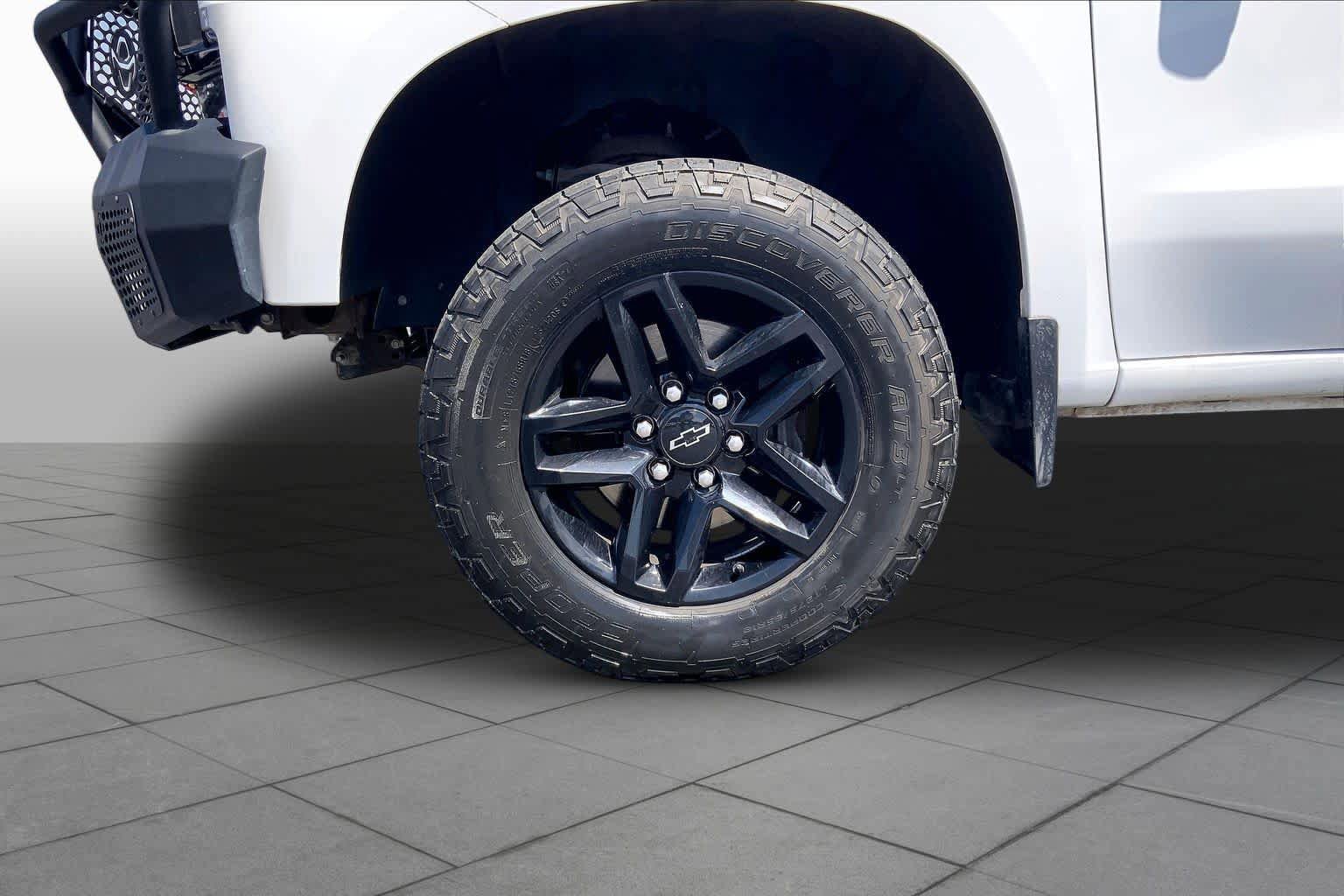 Used 2020 Chevrolet Silverado 1500 LT Trail Boss AWD/4WD image 11