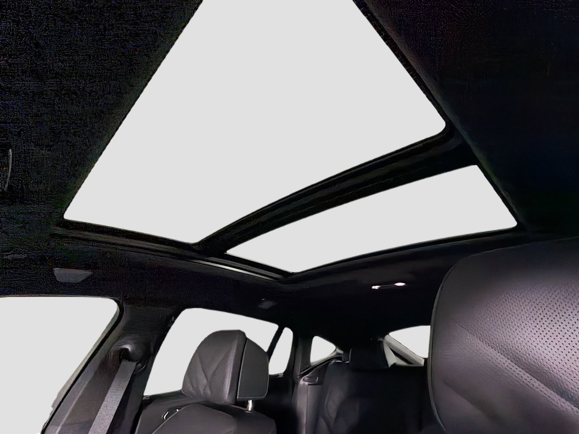 New 2026 BMW X6 M60i image 23