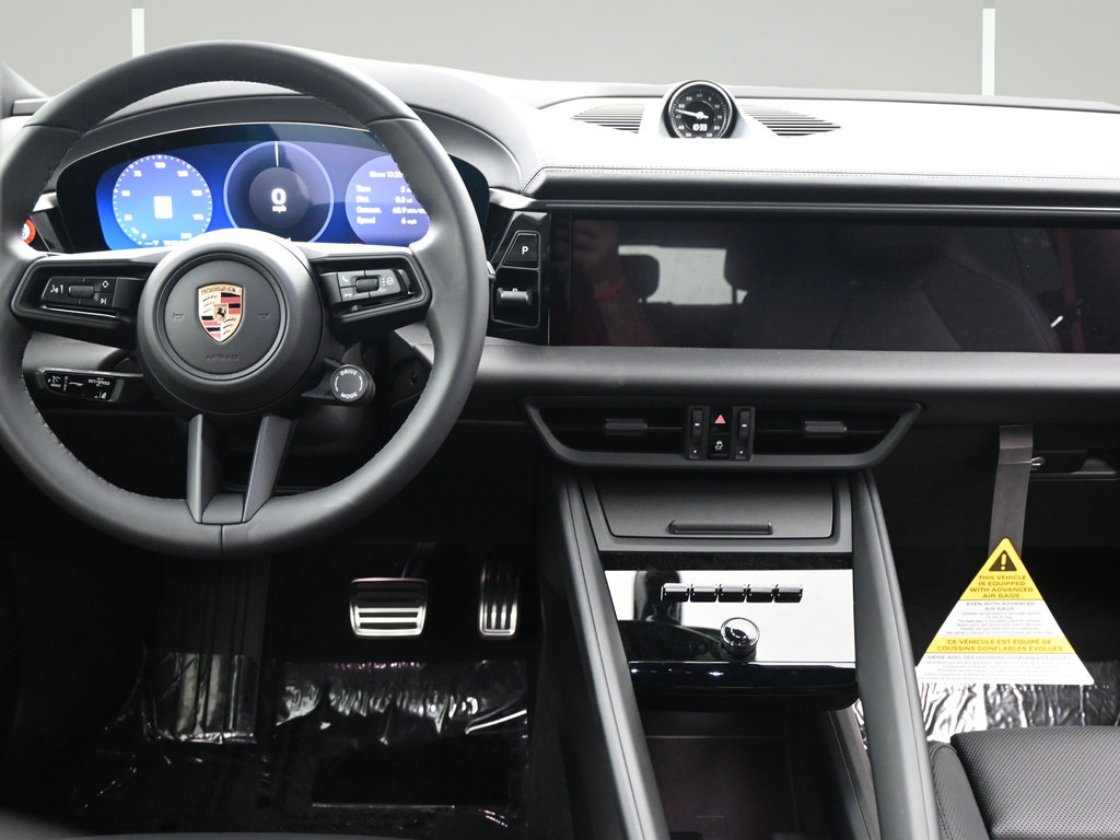 Certified 2025 Porsche Macan 4S Electric AWD/4WD image 8