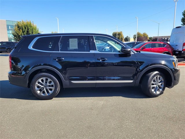 Used 2024 Kia Telluride LX image 3