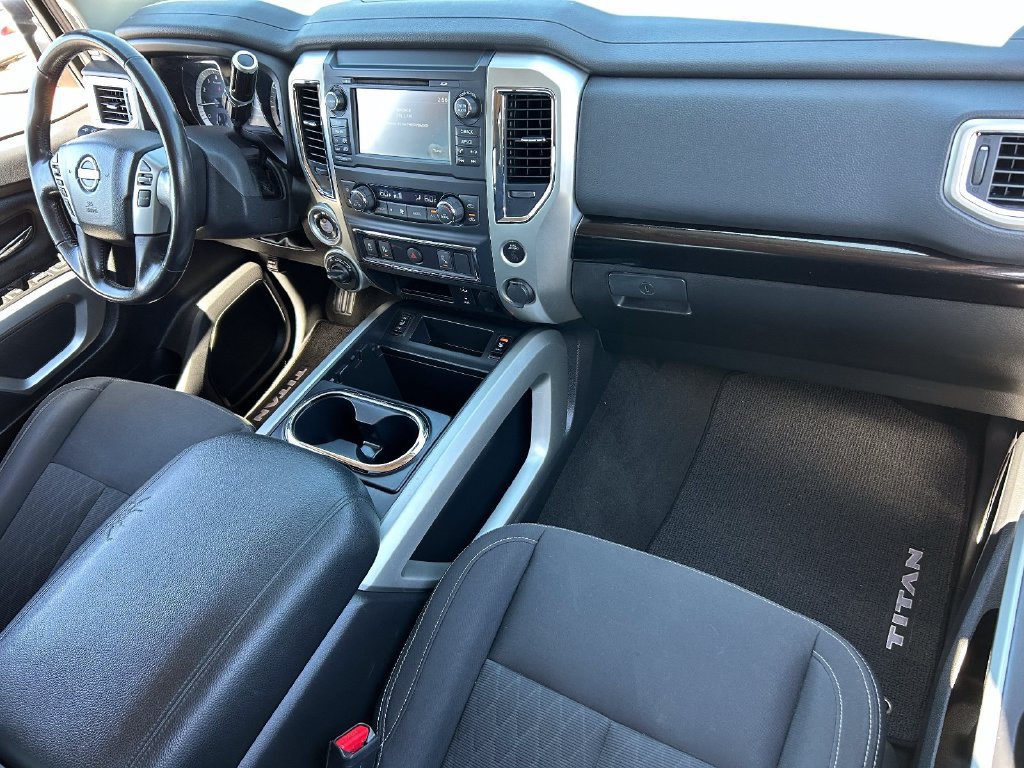 Used 2018 Nissan Titan SV w/ SV Convenience Package AWD/4WD image 12