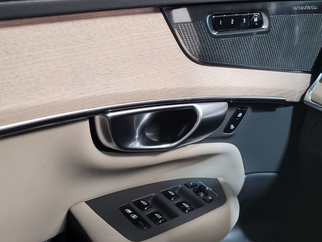 New 2026 Volvo XC90 B6 Plus w/ Protection Package Premier AWD/4WD image 20