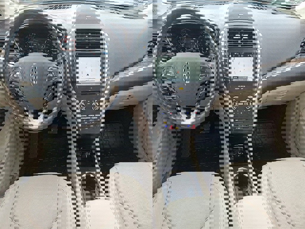 Used 2019 Lincoln MKC Reserve image 11