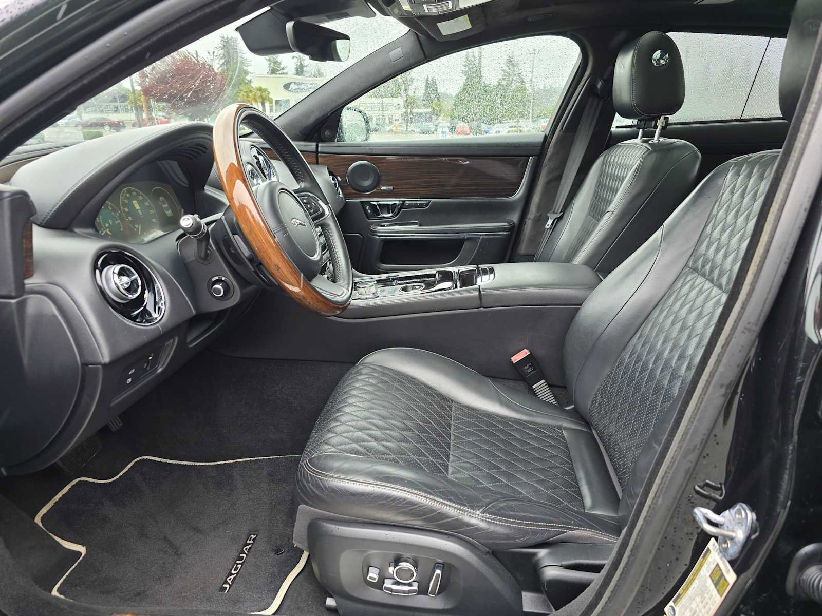 Used 2019 Jaguar XJ L Portfolio RWD image 20