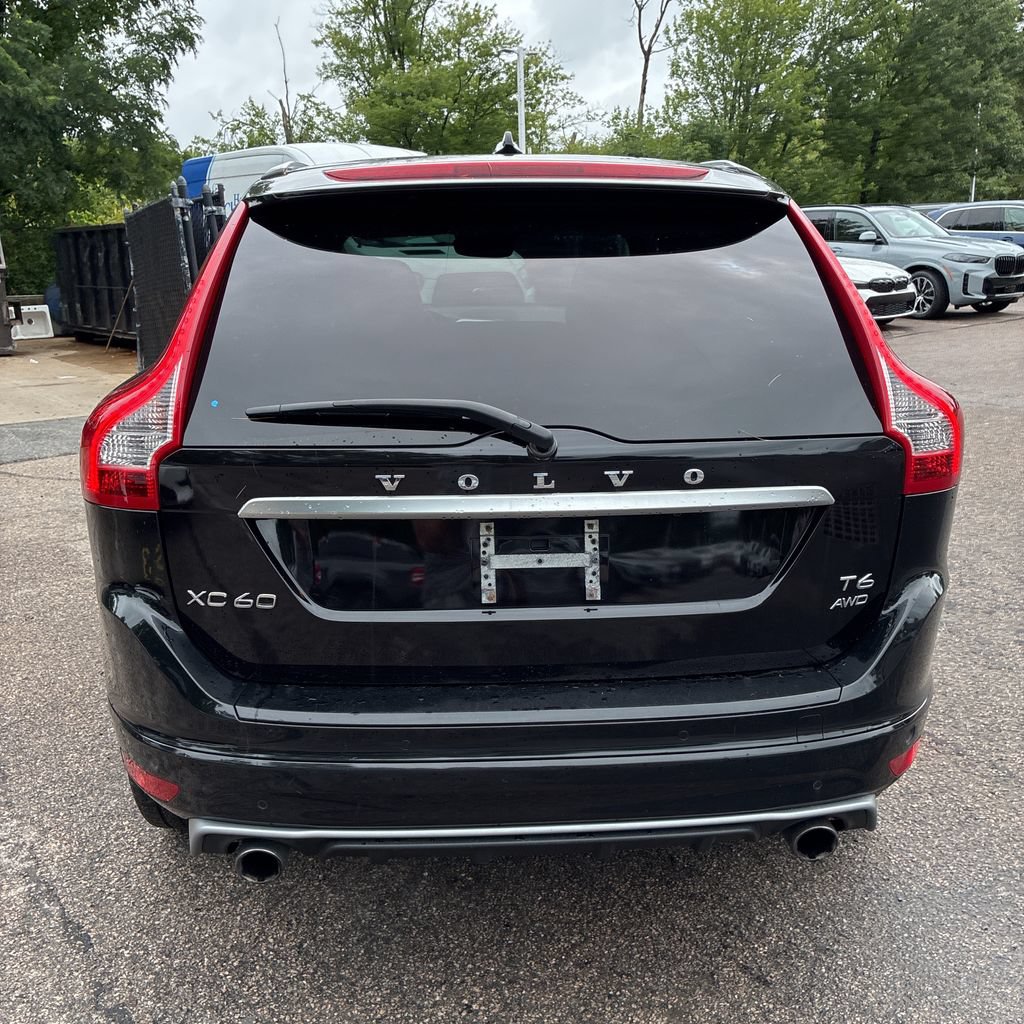Used 2017 Volvo XC60 T6 R-Design w/ Climate Package AWD/4WD image 5