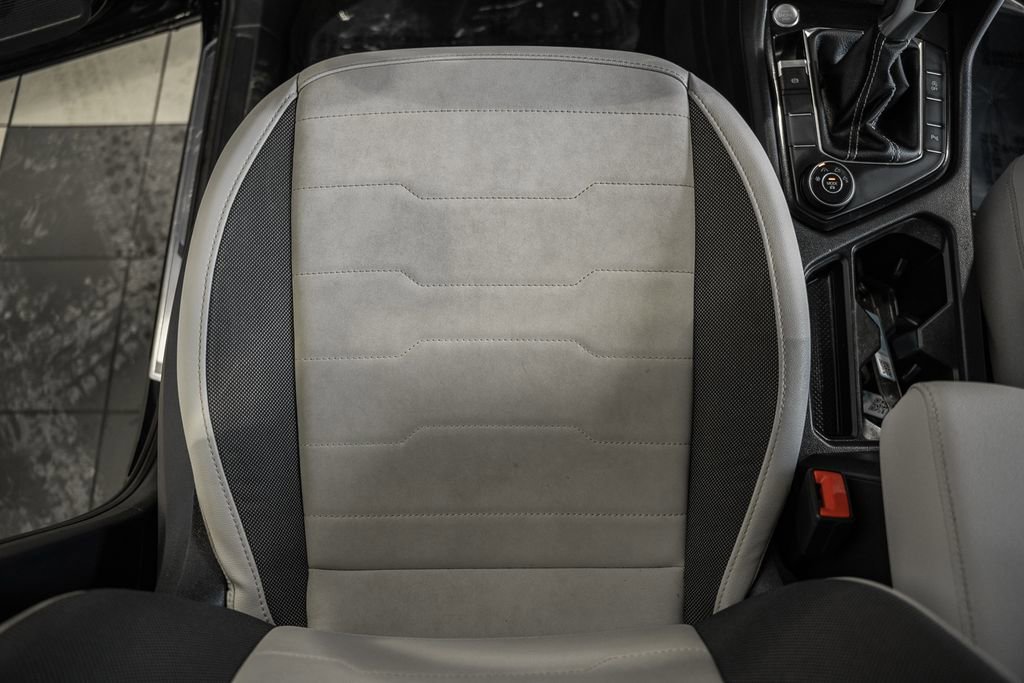 Used 2025 Volkswagen Taos SE w/ Panoramic Sunroof Package image 36