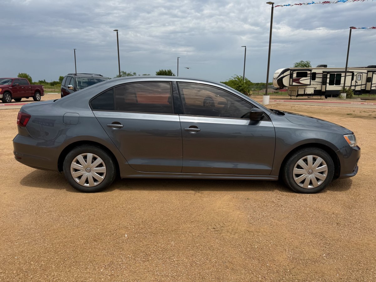 Used 2016 Volkswagen Jetta S FWD image 4