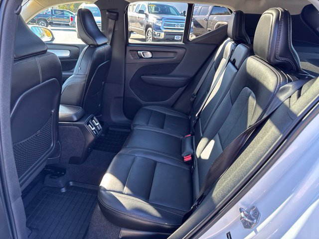Used 2021 Volvo XC40 T5 Momentum w/ Premium Package AWD/4WD image 27