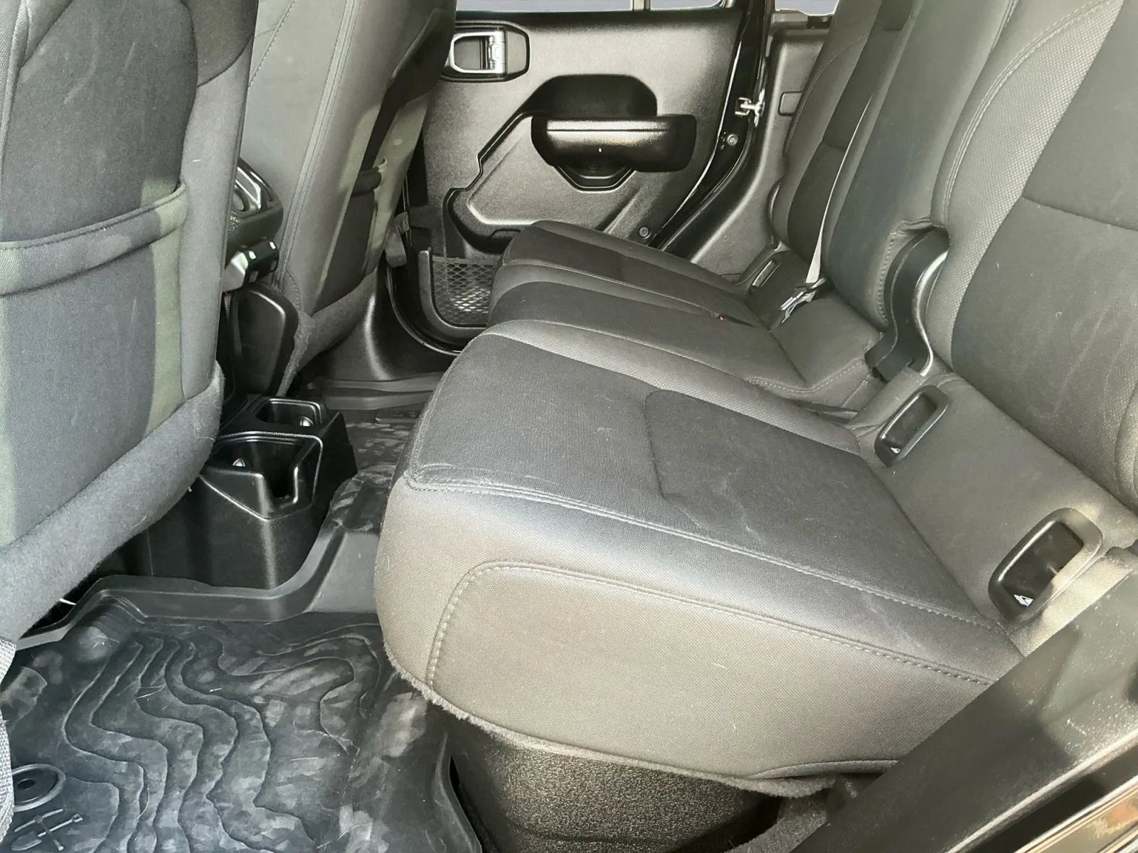 Used 2021 Jeep Gladiator Sport image 13