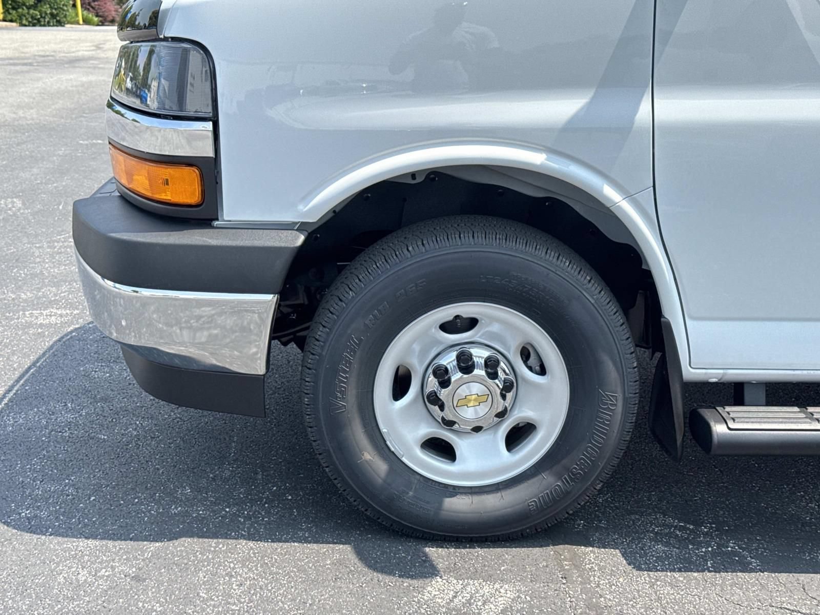 New 2026 Chevrolet Express 3500 LS w/ Chrome Appearance Package RWD image 8