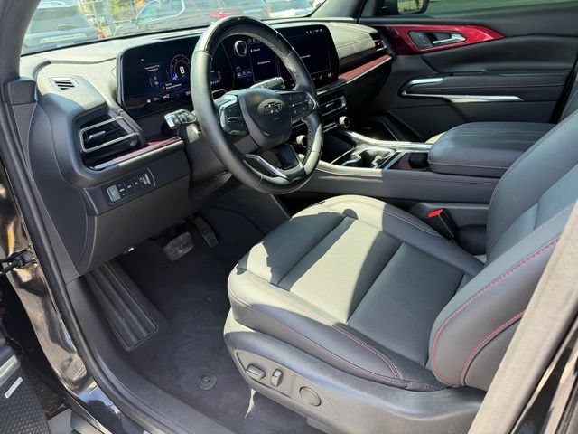 Used 2024 Chevrolet Traverse Z71 w/ Enhanced Driving Package AWD/4WD image 12