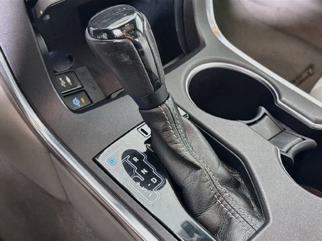 Used 2016 Toyota Camry XLE w/ Moonroof Package FWD image 23