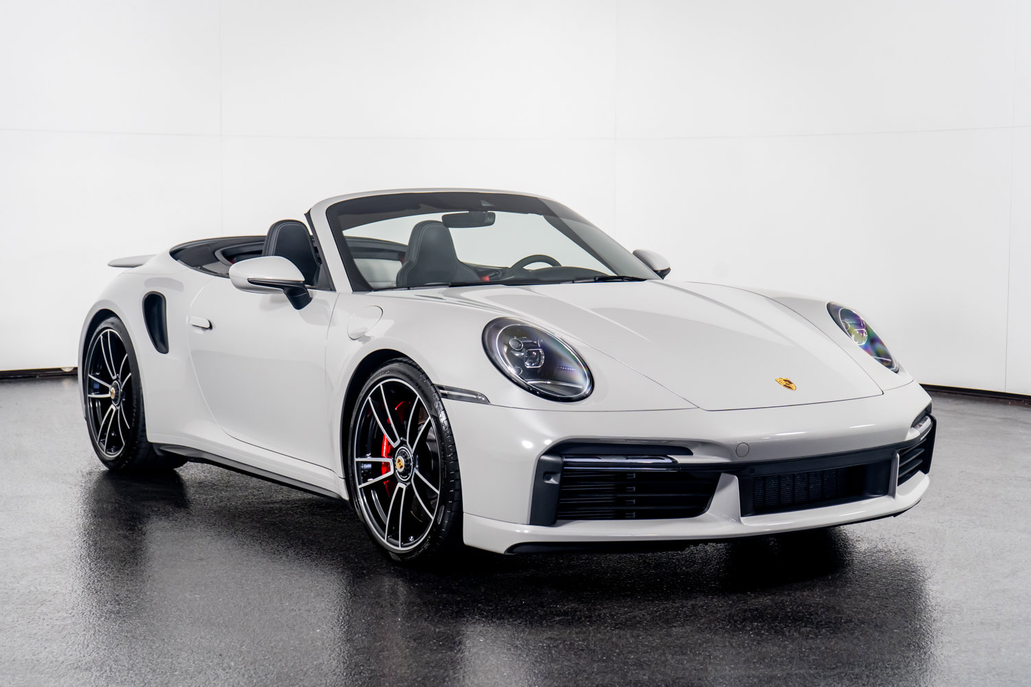 Used 2022 Porsche 911 Turbo image 4