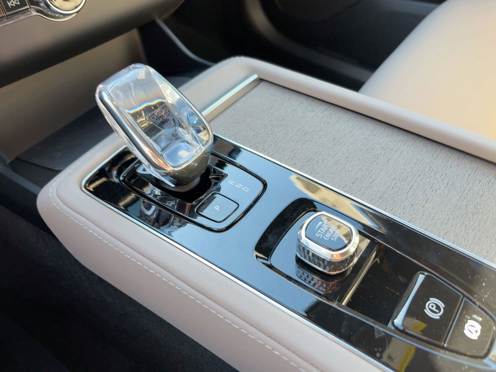 New 2026 Volvo XC90 T8 Plus w/ Protection Package image 17