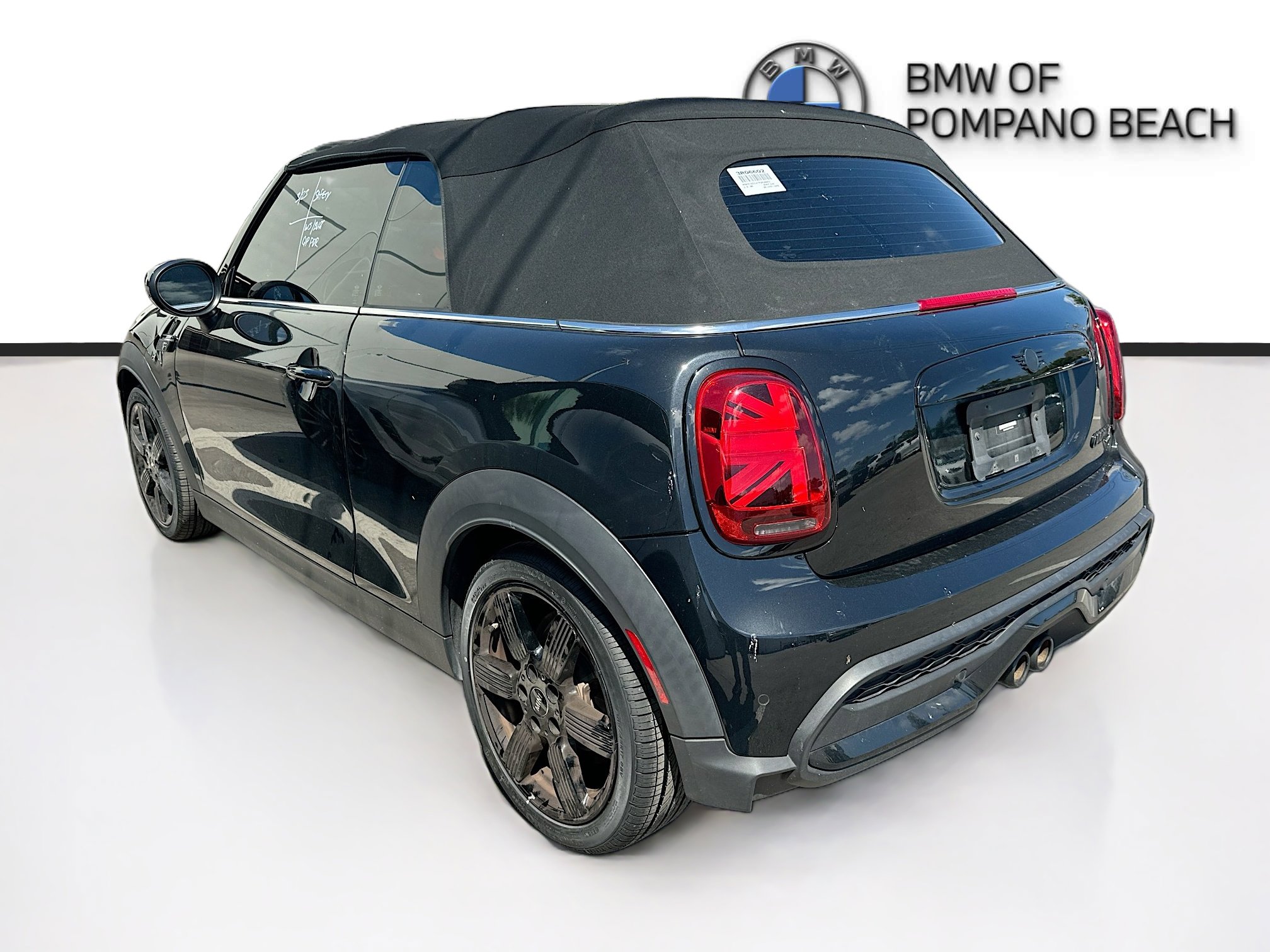 Used 2023 MINI Cooper S image 4