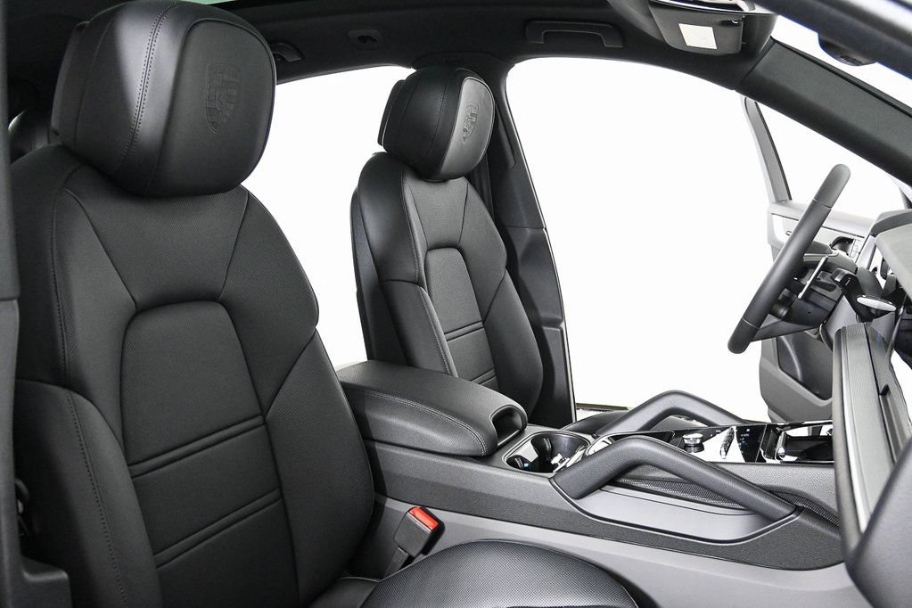Used 2026 Porsche Cayenne Coupe AWD/4WD image 24