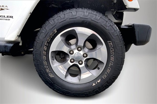 Used 2017 Jeep Wrangler Unlimited Sahara w/ Dual Top Group image 8