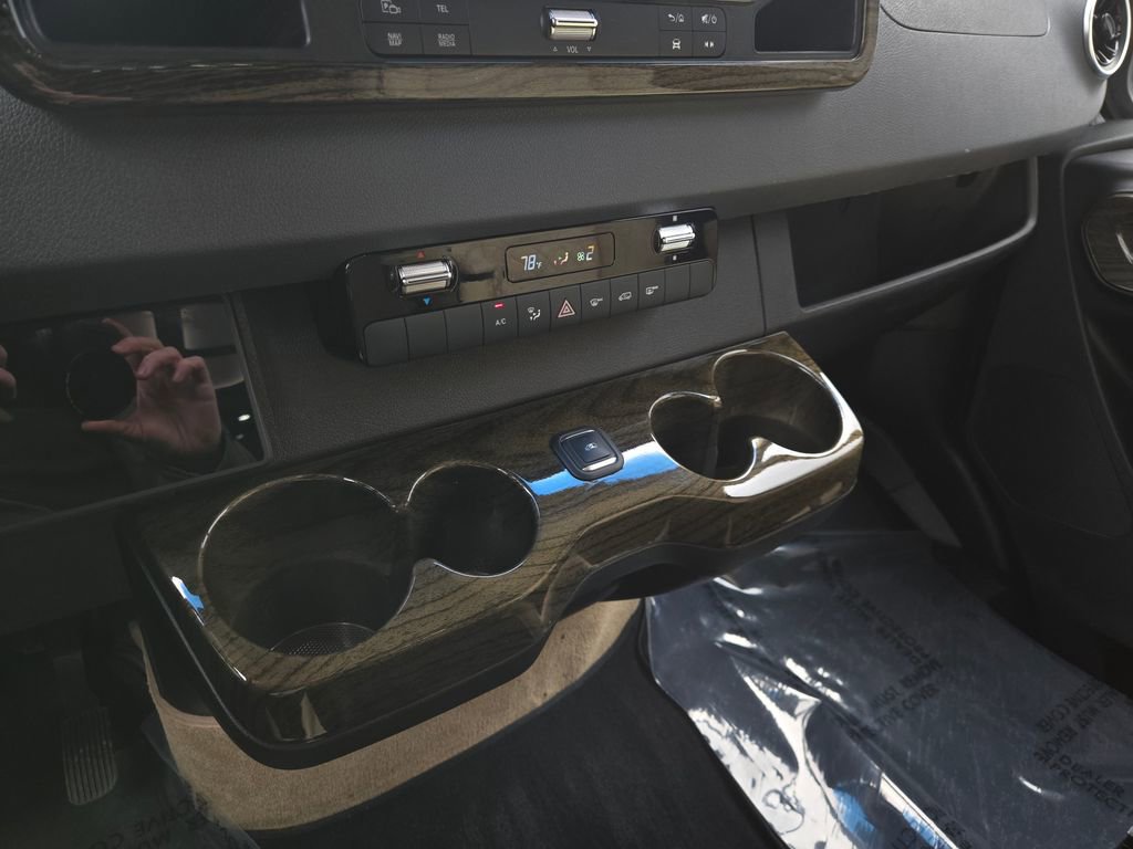 Used 2020 Mercedes-Benz Sprinter 3500 image 22