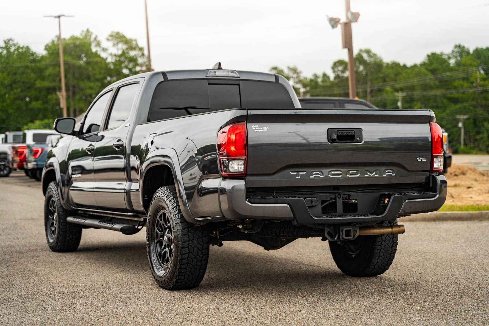 Used 2022 Toyota Tacoma SR5 w/ Technology Package RWD image 5